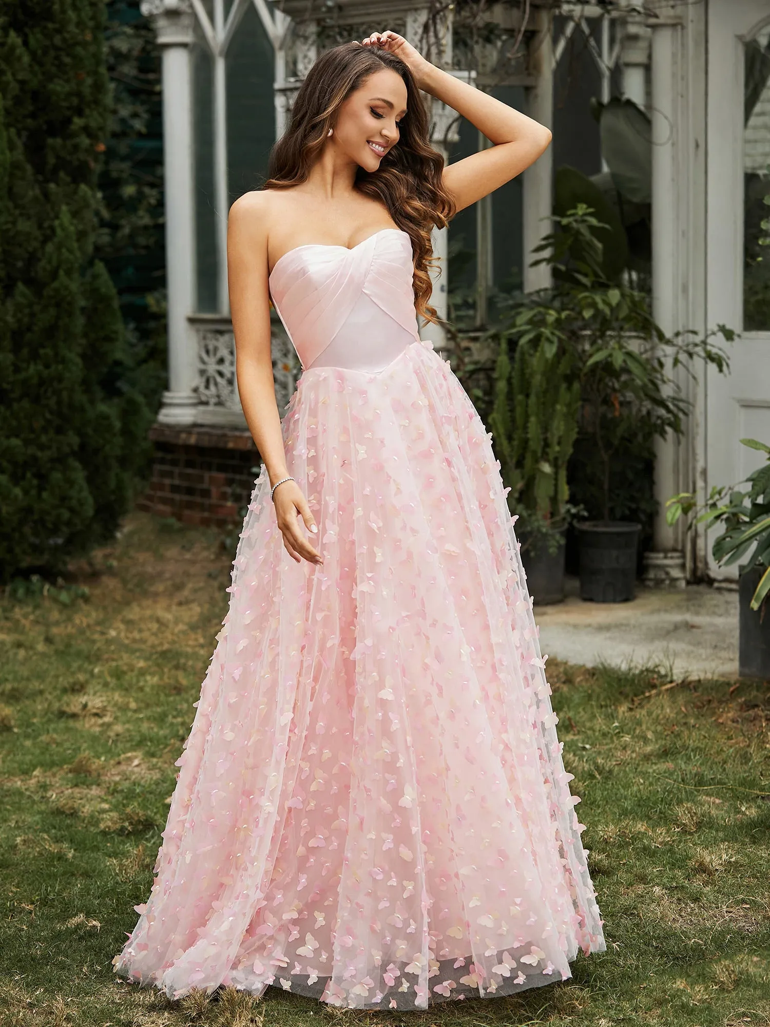 Ball Gown Appliquée de Papillons à Col en Cœur Rose