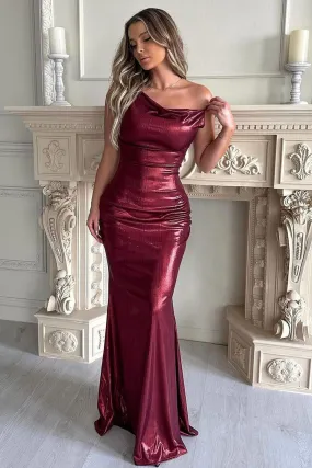 Galaxy Shimmer | Robe longue rouge bordeaux avec encolure asymétrique