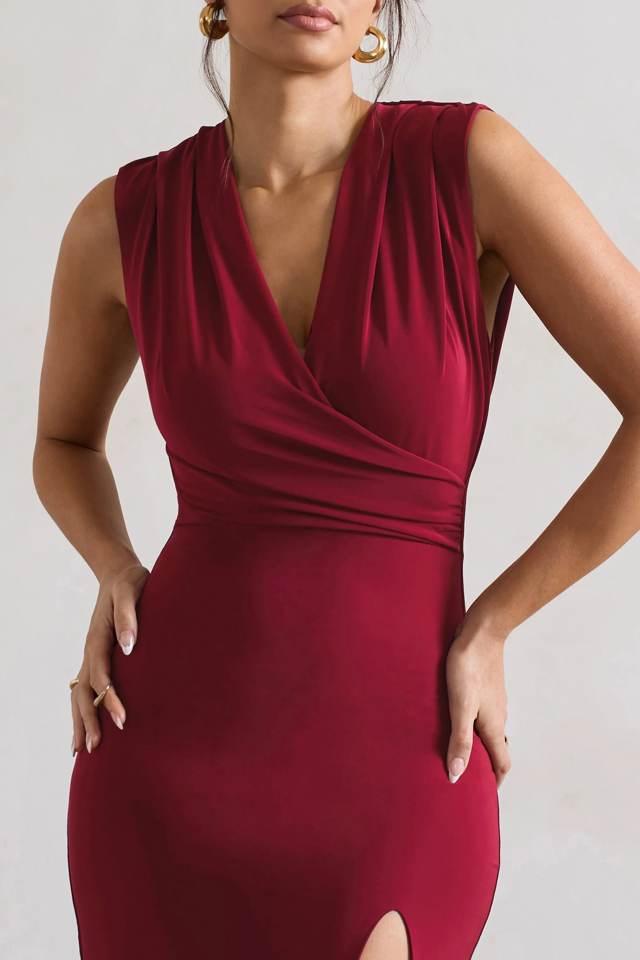 Honour | Robe longue rouge cerise à décolleté en V et dos nu